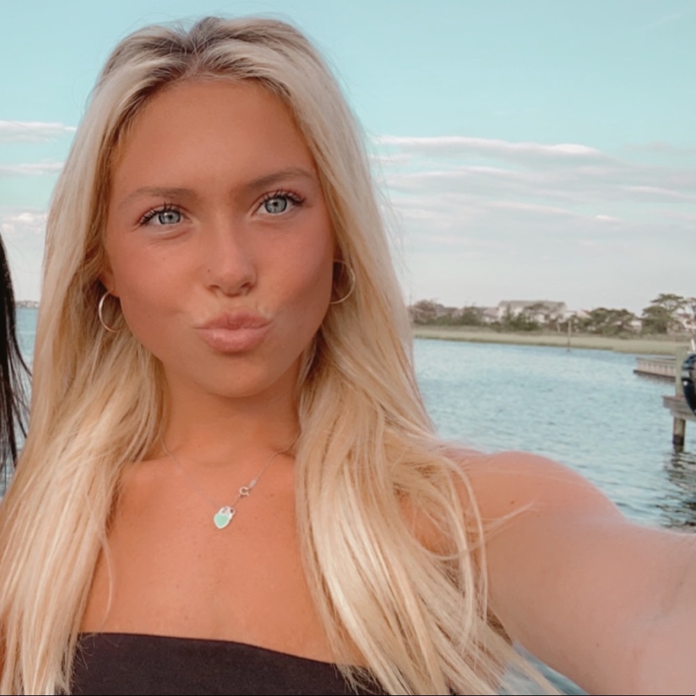 Meet your Posher, Erica